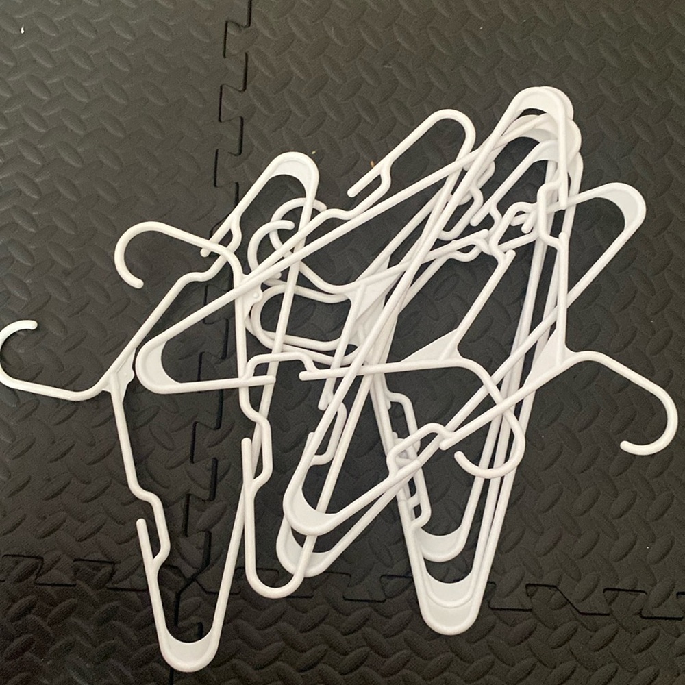 Bundle of 20 White Plastic Hangers